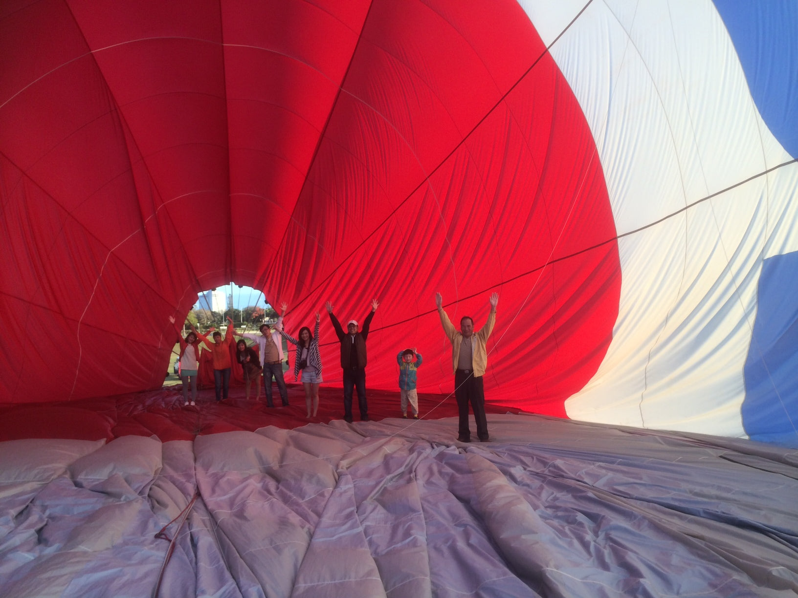 60 Minute Balloon Flight + Breakfast + Evening Glow Worm Tour